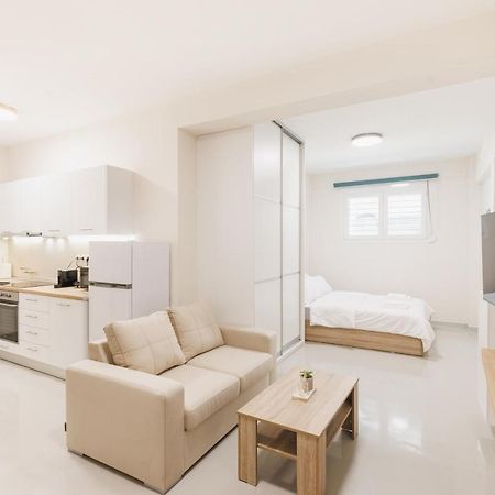 Fully Renovated Luxurious Semi-Basement Studio Athen Exterior foto